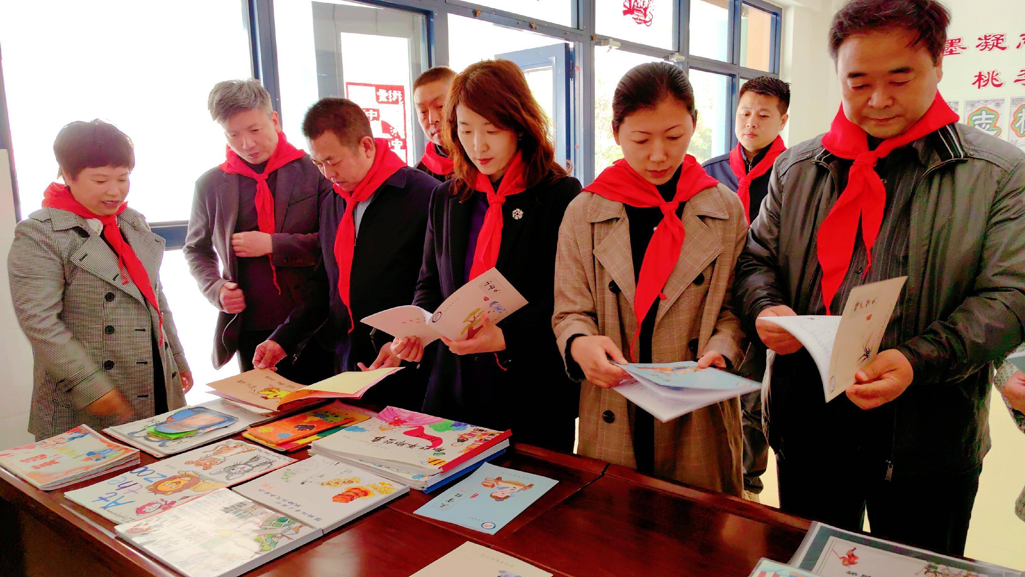 書香潤校園 愛心助成長——中研文化藝術工作委員會主席林臏向黃河交通學院捐贈圖書并組織文化交流活動